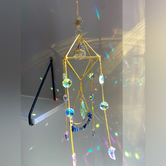 ✨2 for $50✨ Geometrical chandelier gold toned suncatcher with lapis Blue stones - Picture 1 of 9